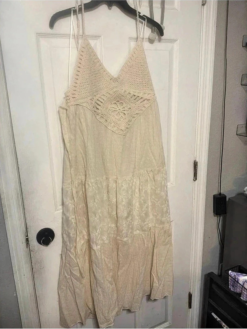 Midi Dress in Cream Size Medium Like New